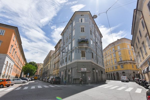 appartamento in vendita a Trieste in zona Barriera vecchia