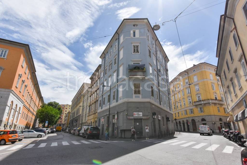appartamento in vendita a Trieste in zona Barriera vecchia