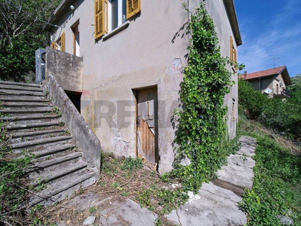 casa indipendente in vendita a Trieste in zona Cattinara