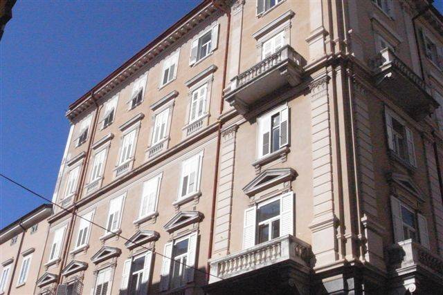 appartamento in vendita a Trieste in zona Città Nuova