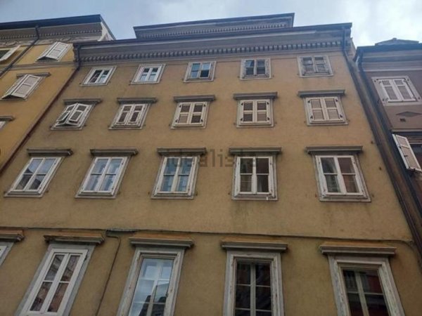 appartamento in vendita a Trieste in zona Città Vecchia