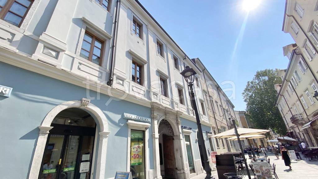 appartamento in vendita a Trieste in zona Cavana