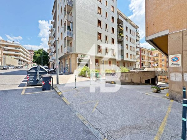 locale commerciale in vendita a Trieste in zona Cologna