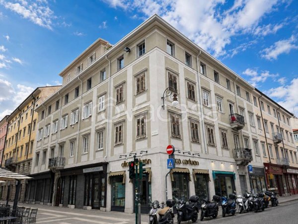 appartamento in vendita a Trieste in zona Borgo Teresiano