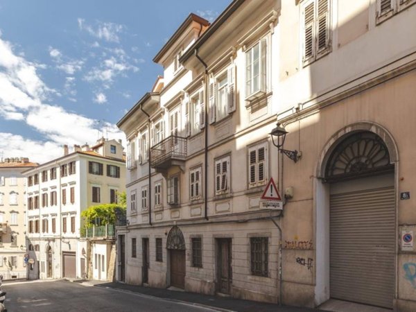 intera palazzina in vendita a Trieste in zona San Vito