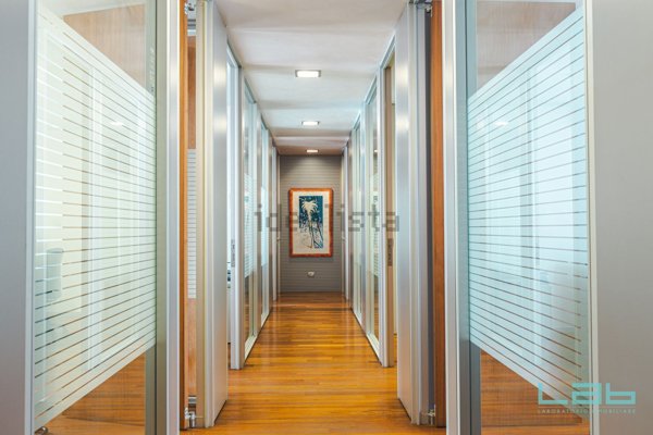 ufficio in vendita a Trieste in zona Borgo Teresiano
