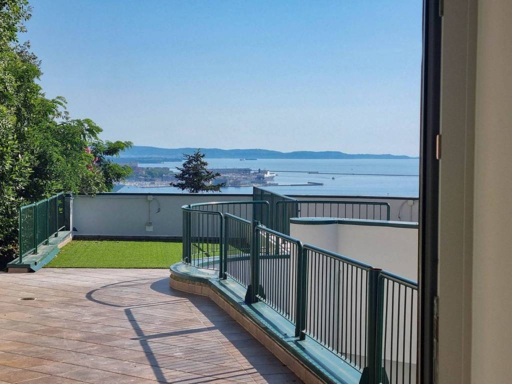 appartamento in vendita a Trieste in zona Roiano
