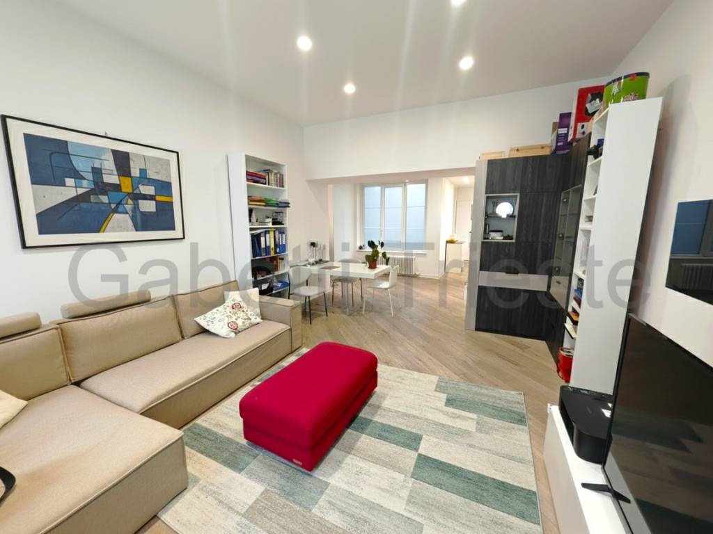 appartamento in vendita a Trieste in zona Borgo Teresiano