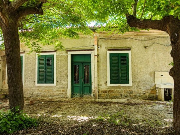 casa indipendente in vendita a Trieste in zona Valmaura