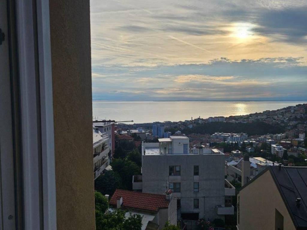 appartamento in vendita a Trieste in zona Roiano