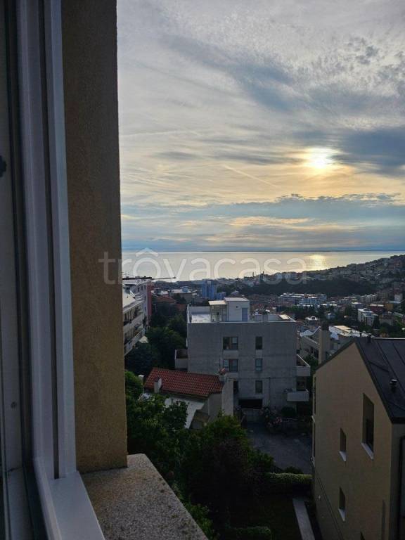 appartamento in vendita a Trieste in zona Roiano