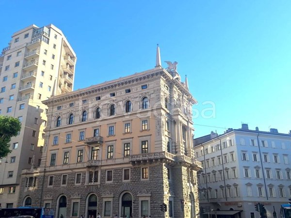 appartamento in vendita a Trieste in zona Borgo Teresiano