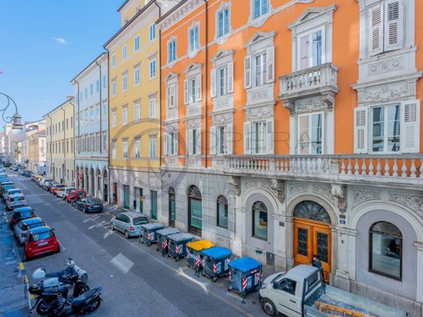 ufficio in vendita a Trieste in zona Borgo Teresiano