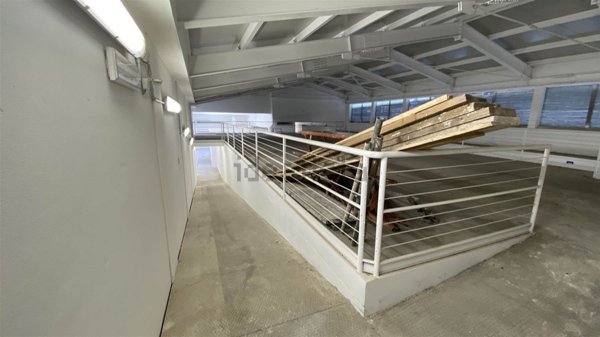 locale di sgombero in vendita a Trieste in zona Città Nuova