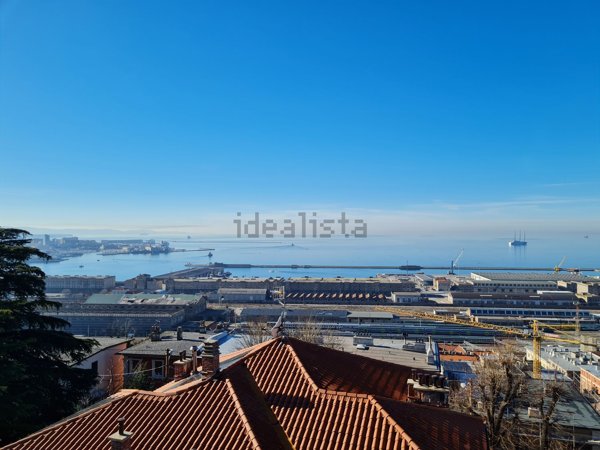 casa indipendente in vendita a Trieste in zona Scorcola