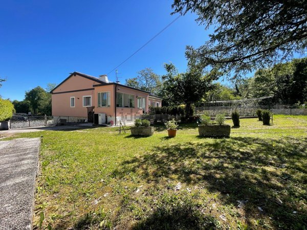 casa indipendente in vendita a Trieste in zona Conconello