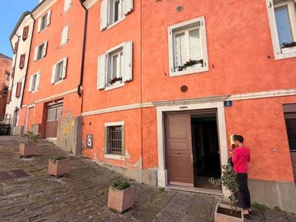 appartamento in vendita a Trieste in zona Città Vecchia