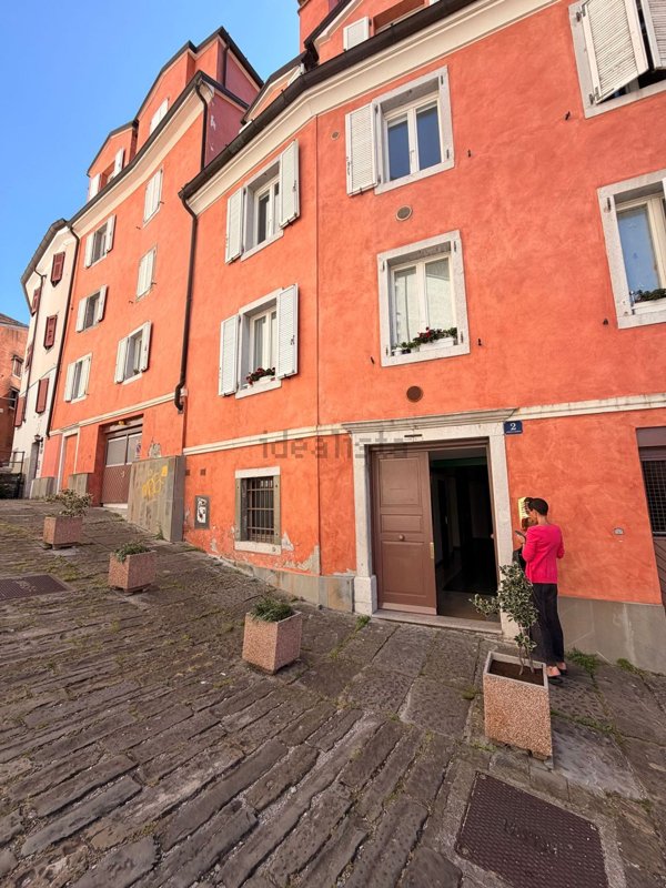 appartamento in vendita a Trieste in zona Città Vecchia