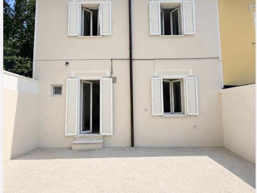 casa indipendente in vendita a Trieste in zona Gretta