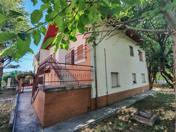 casa indipendente in vendita a Trieste in zona Cattinara