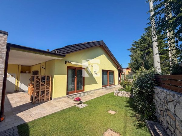 casa indipendente in vendita a Trieste in zona Trebiciano