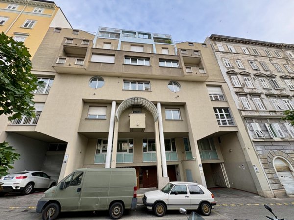 casa indipendente in vendita a Trieste