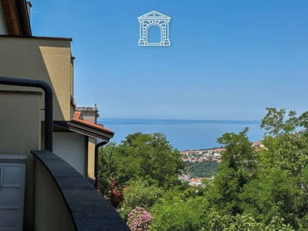 casa indipendente in vendita a Trieste in zona Roiano