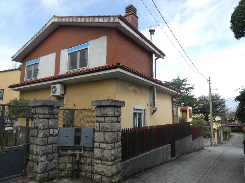 casa indipendente in vendita a Trieste in zona Opicina