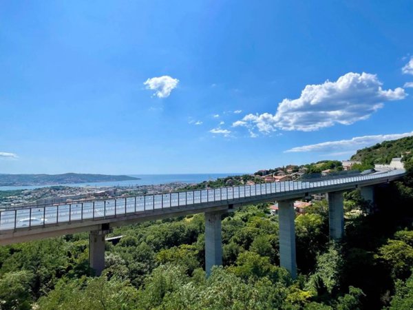 appartamento in vendita a Trieste in zona Borgo San Sergio