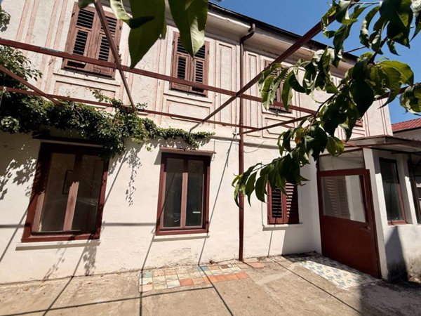 casa indipendente in vendita a Trieste in zona Cologna