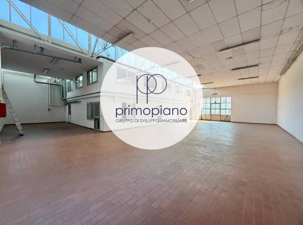 locale commerciale in vendita a Trieste in zona Borgo San Sergio
