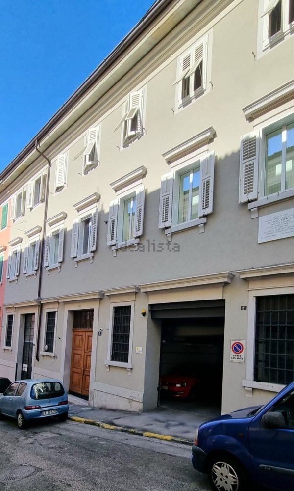 appartamento in vendita a Trieste in zona Città Vecchia