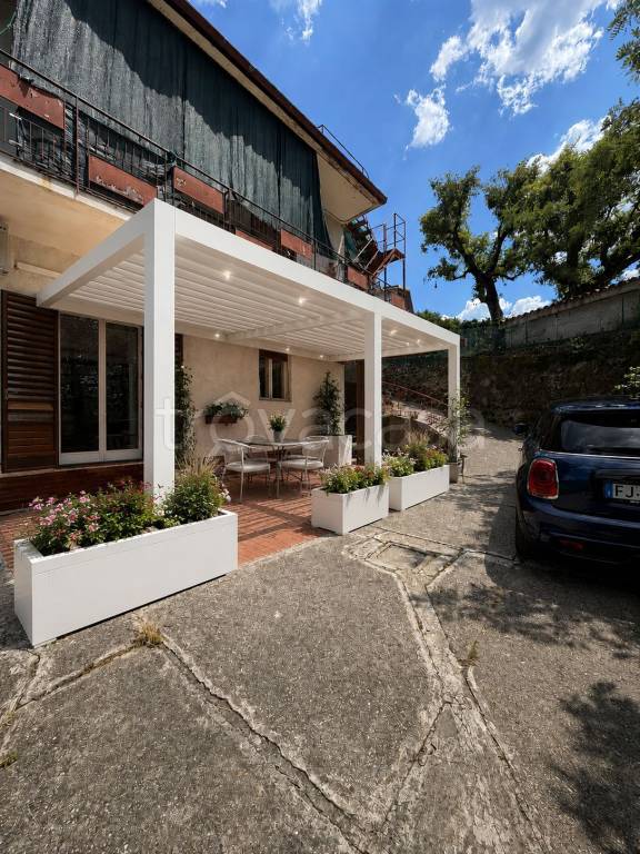 casa indipendente in vendita a Trieste in zona Roiano