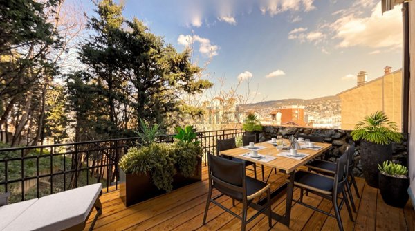 appartamento in vendita a Trieste in zona Città Vecchia
