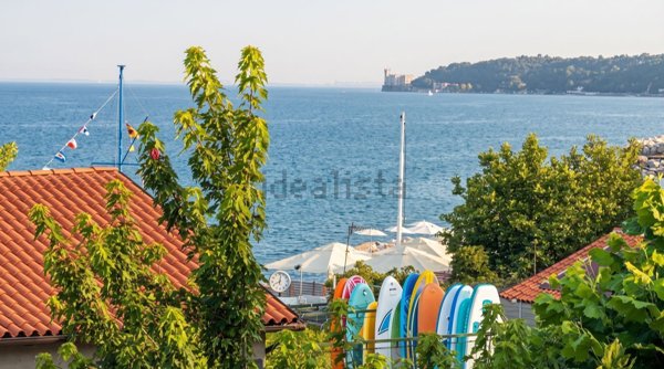 appartamento in vendita a Trieste in zona Barcola