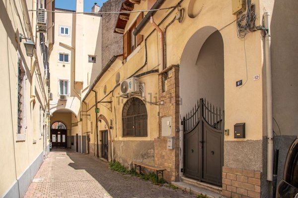 appartamento in vendita a Trieste in zona Città Vecchia