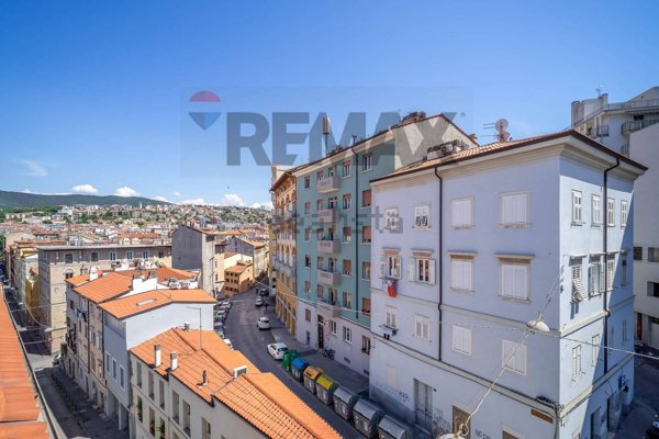 appartamento in vendita a Trieste in zona Barriera vecchia
