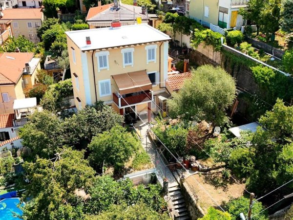 casa indipendente in vendita a Trieste in zona Scorcola