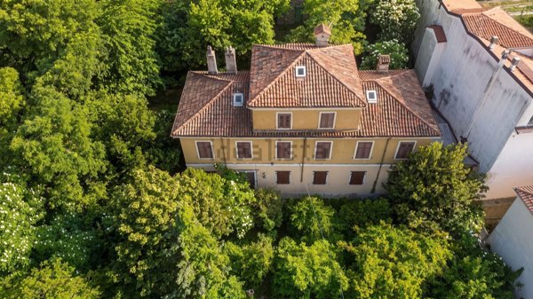casa indipendente in vendita a Trieste in zona Rozzol