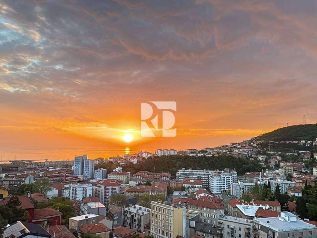 appartamento in vendita a Trieste in zona Roiano