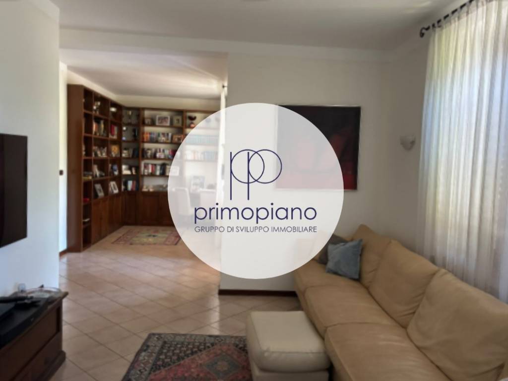 appartamento in vendita a Trieste in zona Cavana