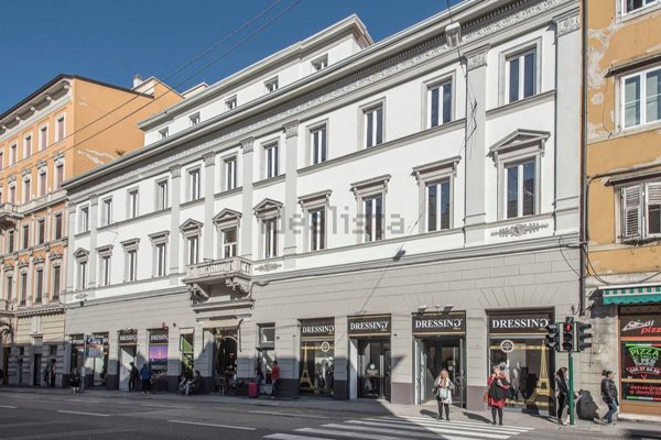 appartamento in vendita a Trieste in zona Borgo Teresiano