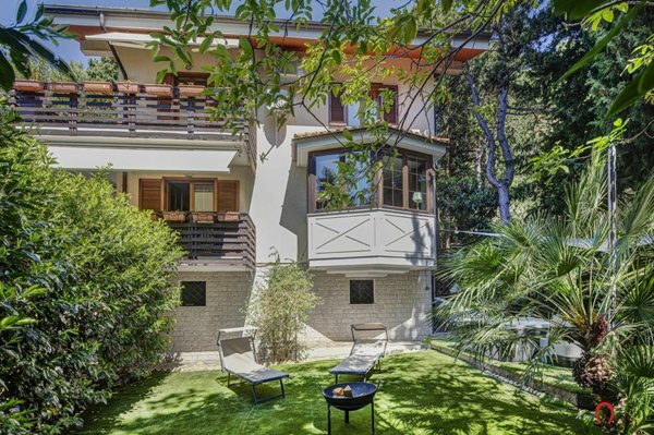 casa indipendente in vendita a Trieste in zona Scorcola