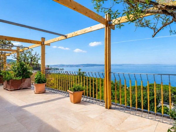 appartamento in vendita a Trieste in zona Barcola