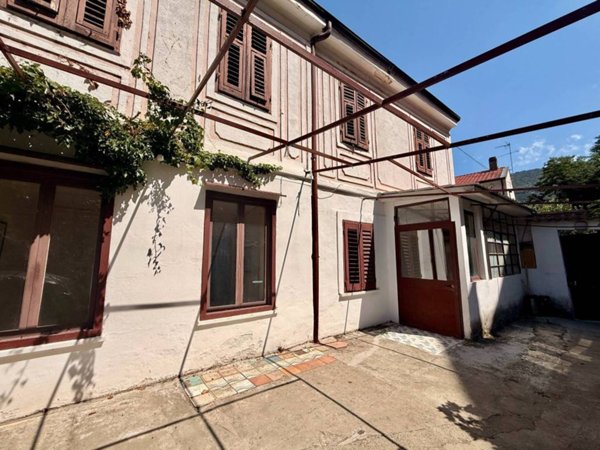 casa indipendente in vendita a Trieste in zona Cologna