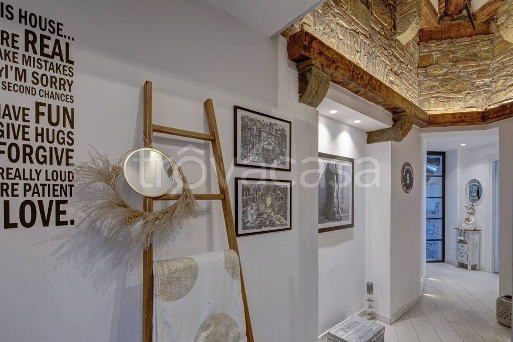 appartamento in vendita a Trieste in zona Borgo Teresiano