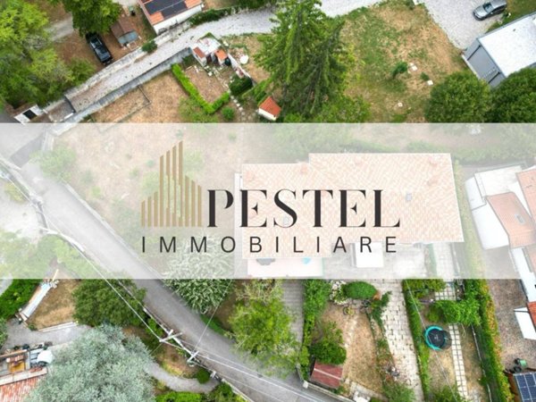 casa indipendente in vendita a Trieste in zona Opicina