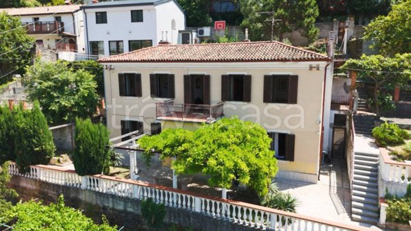 casa indipendente in vendita a Trieste in zona Roiano