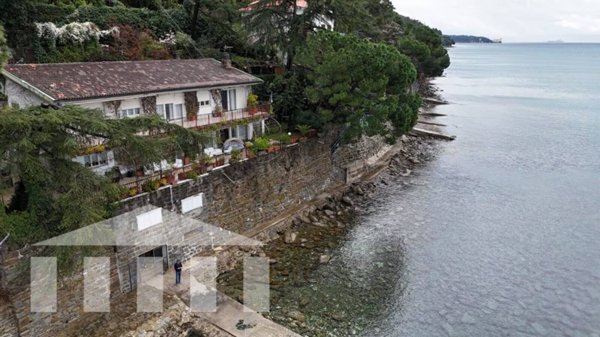 casa indipendente in vendita a Trieste in zona Santa Croce
