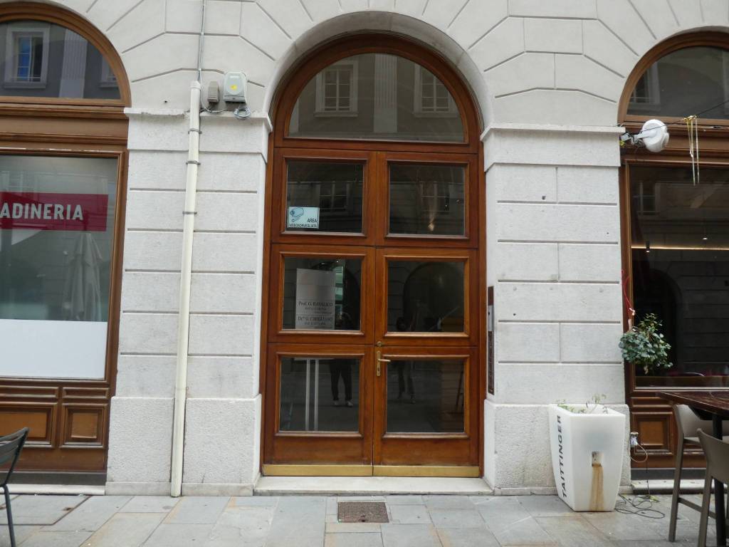 appartamento in vendita a Trieste in zona Città Vecchia